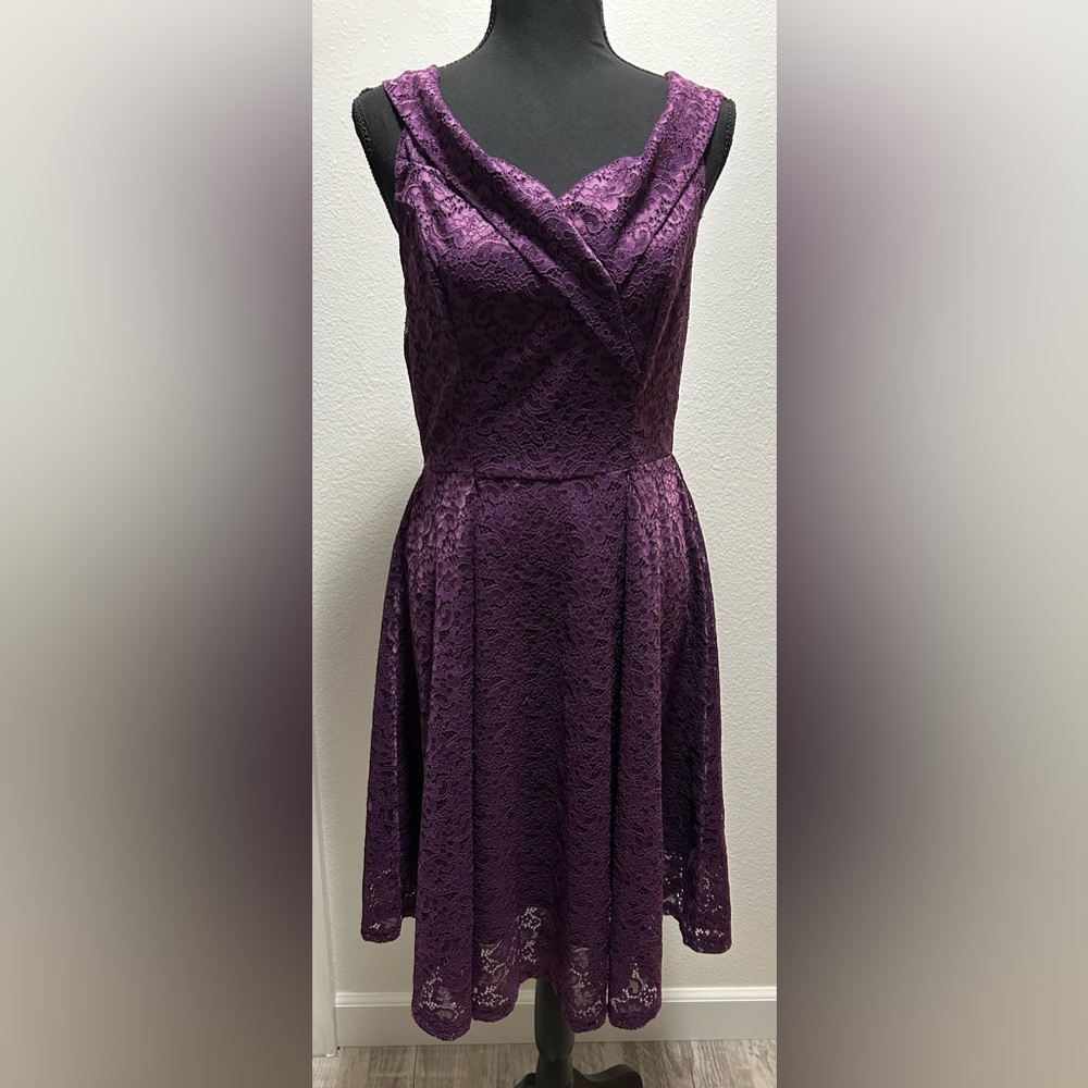 Unknown Knee Length Dress - L - Purple - Used - Picture 1 of 3